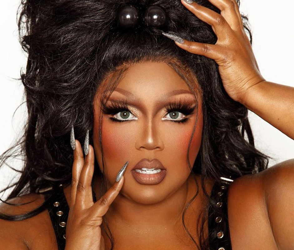 Celebrity nails Lizzo wearing Kiara Sky Nails